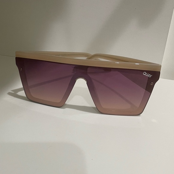 Worn only a few times Quay sunglasses. Such fun colors - Picture 2 of 2